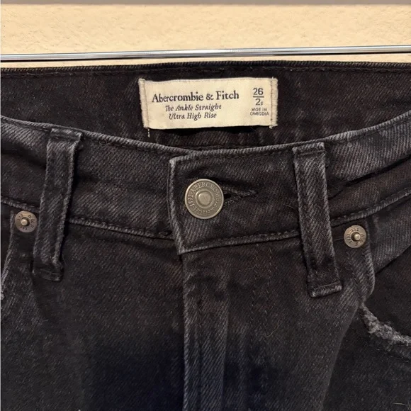 Abercrombie & Fitch women’s Washed Black Straight leg Jeans - Picture 6 of 6